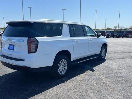 2023 Chevrolet Suburban LT