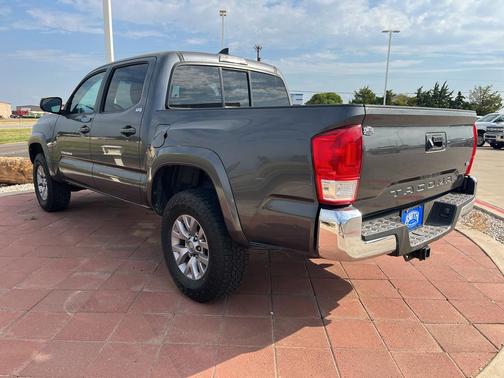 2016 Toyota Tacoma SR5
