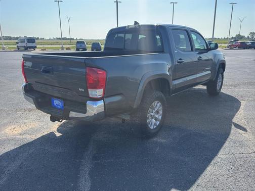 2016 Toyota Tacoma SR5