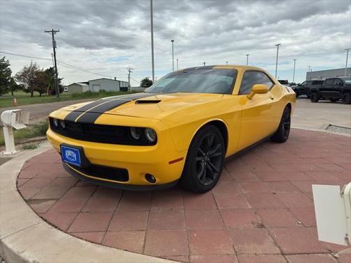 2017 Dodge Challenger SXT