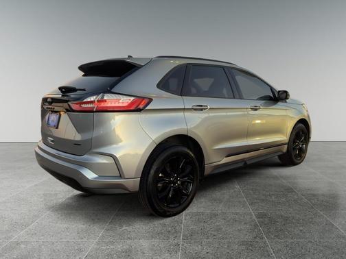 2023 Ford Edge SE