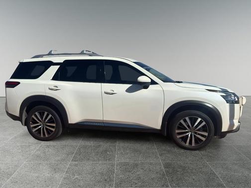 2024 Nissan Pathfinder Platinum 4WD