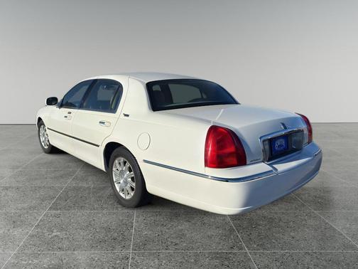 2010 Lincoln Town Car Signature