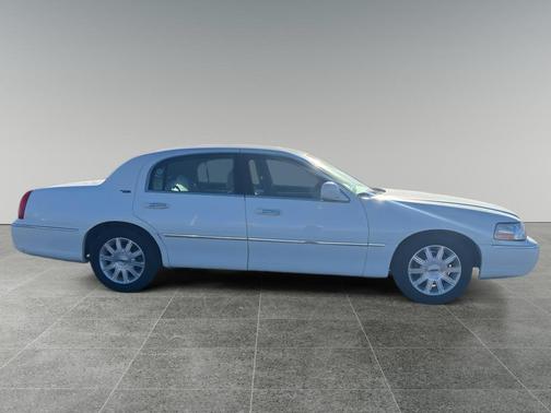 2010 Lincoln Town Car Signature
