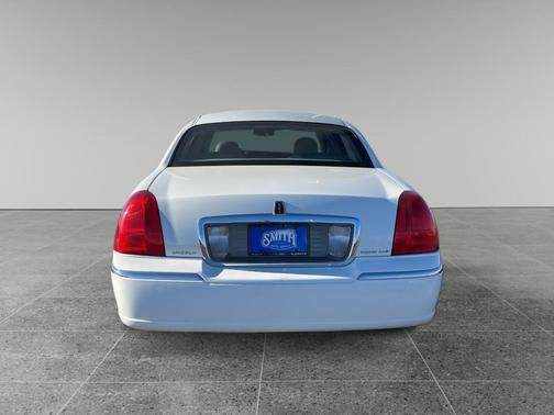 2010 Lincoln Town Car Signature