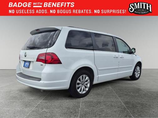 2013 Volkswagen Routan SE