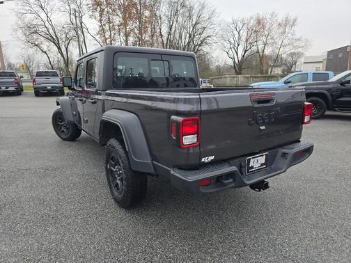 2023 Jeep Gladiator Sport