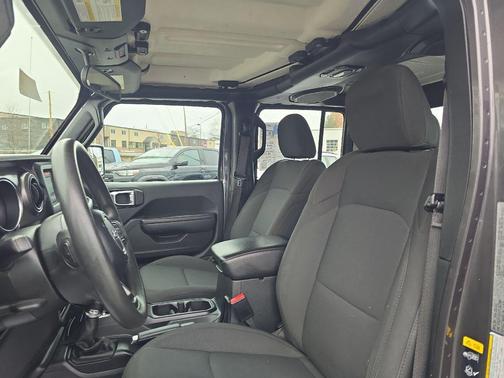 2023 Jeep Gladiator Sport