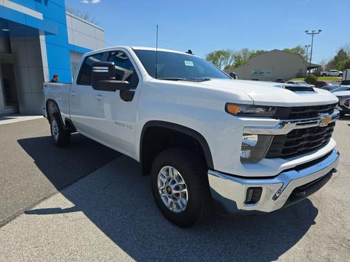 Summit White 2025 Chevrolet Silverado 2500 LT