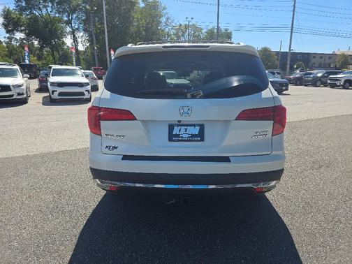 White Diamond Pearl 2018 Honda Pilot Elite