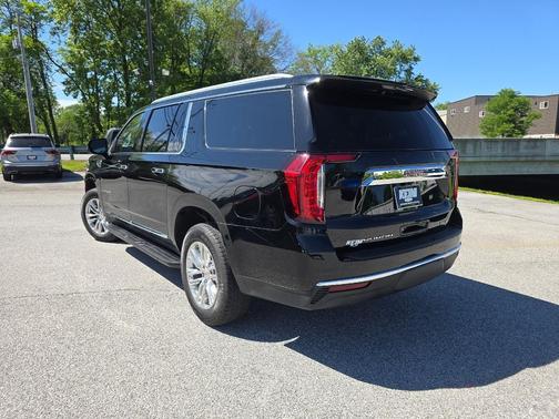 2022 GMC Yukon XL SLT