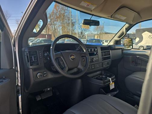 2025 Chevrolet Express 3500 RWD 3500 Regular Wheelbase WT