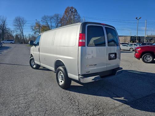 2025 Chevrolet Express 3500 RWD 3500 Regular Wheelbase WT