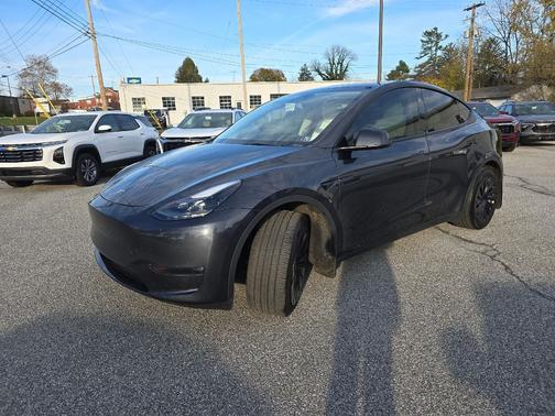 2024 Tesla Model Y Long Range Dual Motor All-Wheel Drive