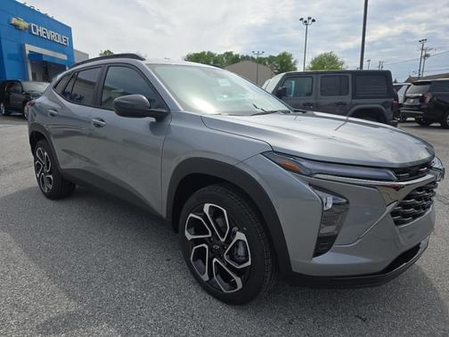 Sterling Gray Metallic 2026 Chevrolet Trax FWD 2RS