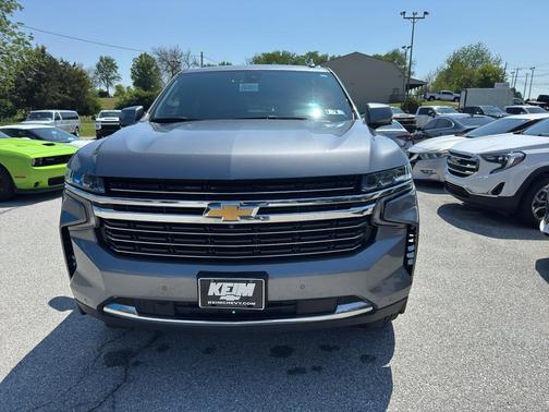 Satin Steel Metallic 2022 Chevrolet Suburban LT