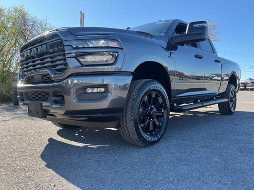 2025 RAM 2500 Big Horn Crew Cab 4x4 6'4' Box