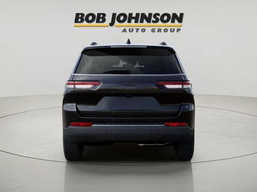 Diamond Black Crystal Pearlcoat 2026 Jeep Grand Cherokee L Altitude