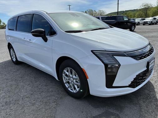 Bright White Clearcoat 2027 Chrysler Pacifica L