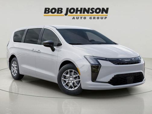 Bright White Clearcoat 2027 Chrysler Pacifica L
