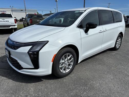 Bright White Clearcoat 2027 Chrysler Pacifica L