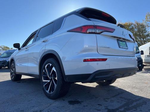 2022 Mitsubishi Outlander ES 2.5 S-AWC