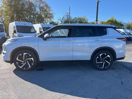 2022 Mitsubishi Outlander ES 2.5 S-AWC
