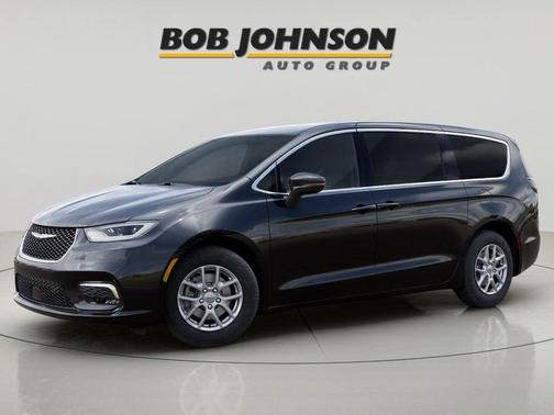 Diamond Black Crystal Pearlcoat 2025 Chrysler Pacifica L