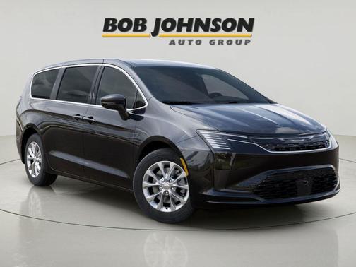 Diamond Black Crystal Pearlcoat 2027 Chrysler Pacifica L