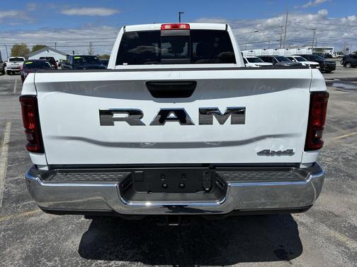 Bright White Clearcoat 2026 RAM 2500 Tradesman Crew Cab 4x4 6'4' Box