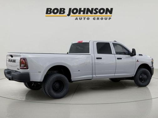 2026 RAM 3500 Tradesman Crew Cab 4x4 8' Box