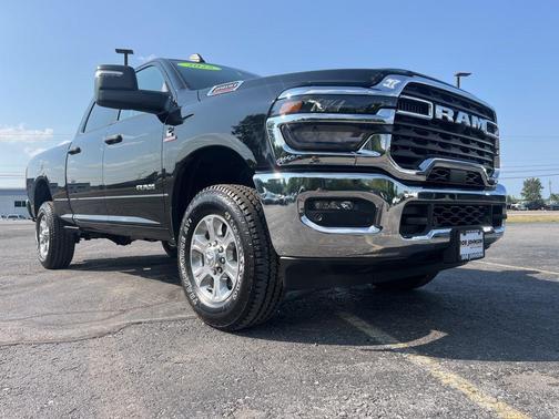 2025 RAM 2500 Big Horn Crew Cab 4x4 6'4' Box