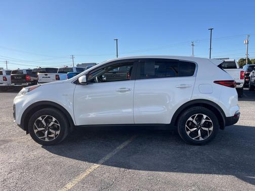 2022 Kia Sportage LX