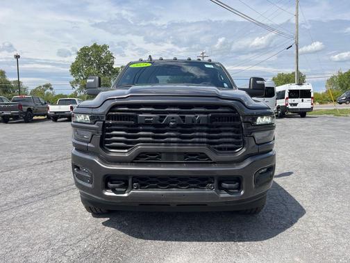 2025 RAM 2500 Big Horn Crew Cab 4x4 6'4' Box