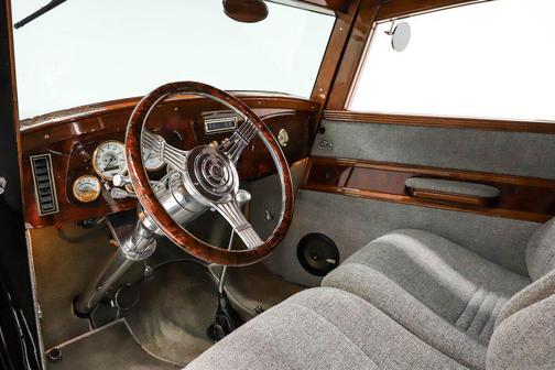 1933 Ford Custom Base