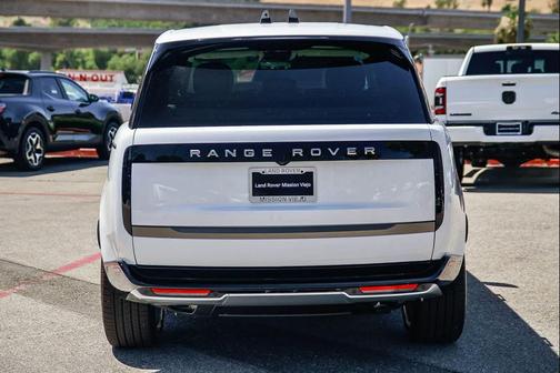 White 2026 Land Rover Range Rover P400 SE 7 Seat