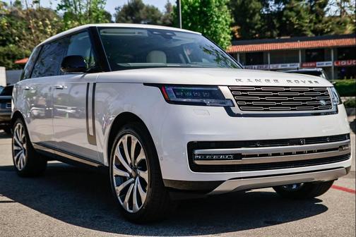 White 2026 Land Rover Range Rover P400 SE 7 Seat