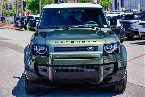 Woolstone Green Metallic 2026 Land Rover Defender P400 X-Dynamic SE