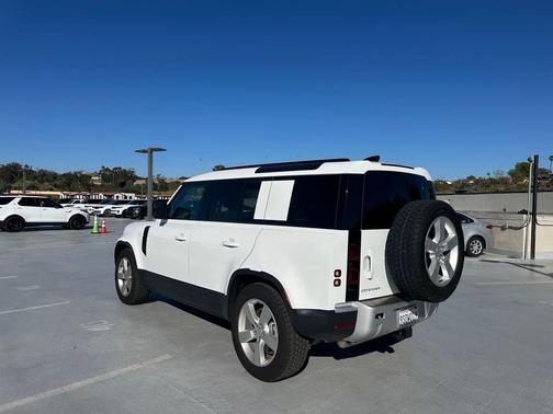 2025 Land Rover Defender 110 P400 S