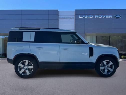 2025 Land Rover Defender 110 P400 S