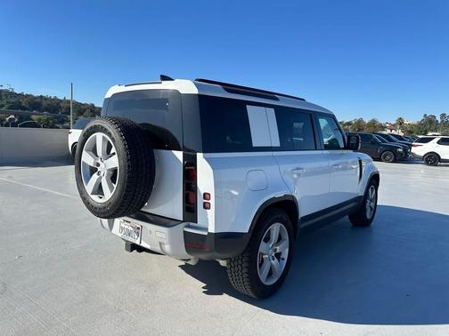 2025 Land Rover Defender 110 P400 S