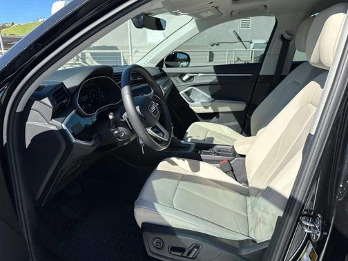 2022 Audi Q3 45 S line Premium