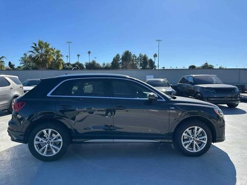 2022 Audi Q3 45 S line Premium