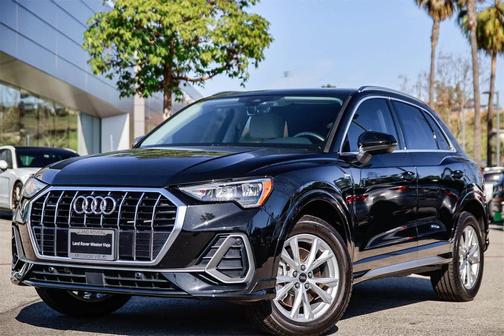 2022 Audi Q3 45 S line Premium