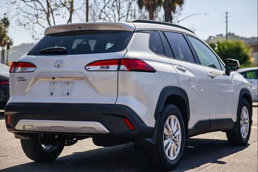 2024 Toyota Corolla Cross LE