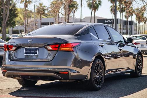 2025 Nissan Altima S FWD