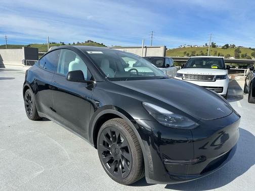 2025 Tesla Model Y Long Range Dual Motor All-Wheel Drive