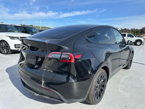 2025 Tesla Model Y Long Range Dual Motor All-Wheel Drive