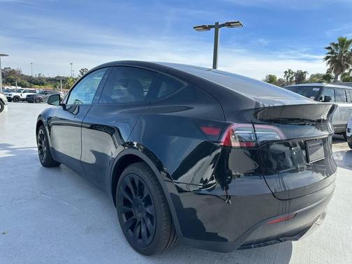 2025 Tesla Model Y Long Range Dual Motor All-Wheel Drive