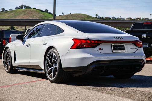 2024 Audi RS e-tron GT quattro